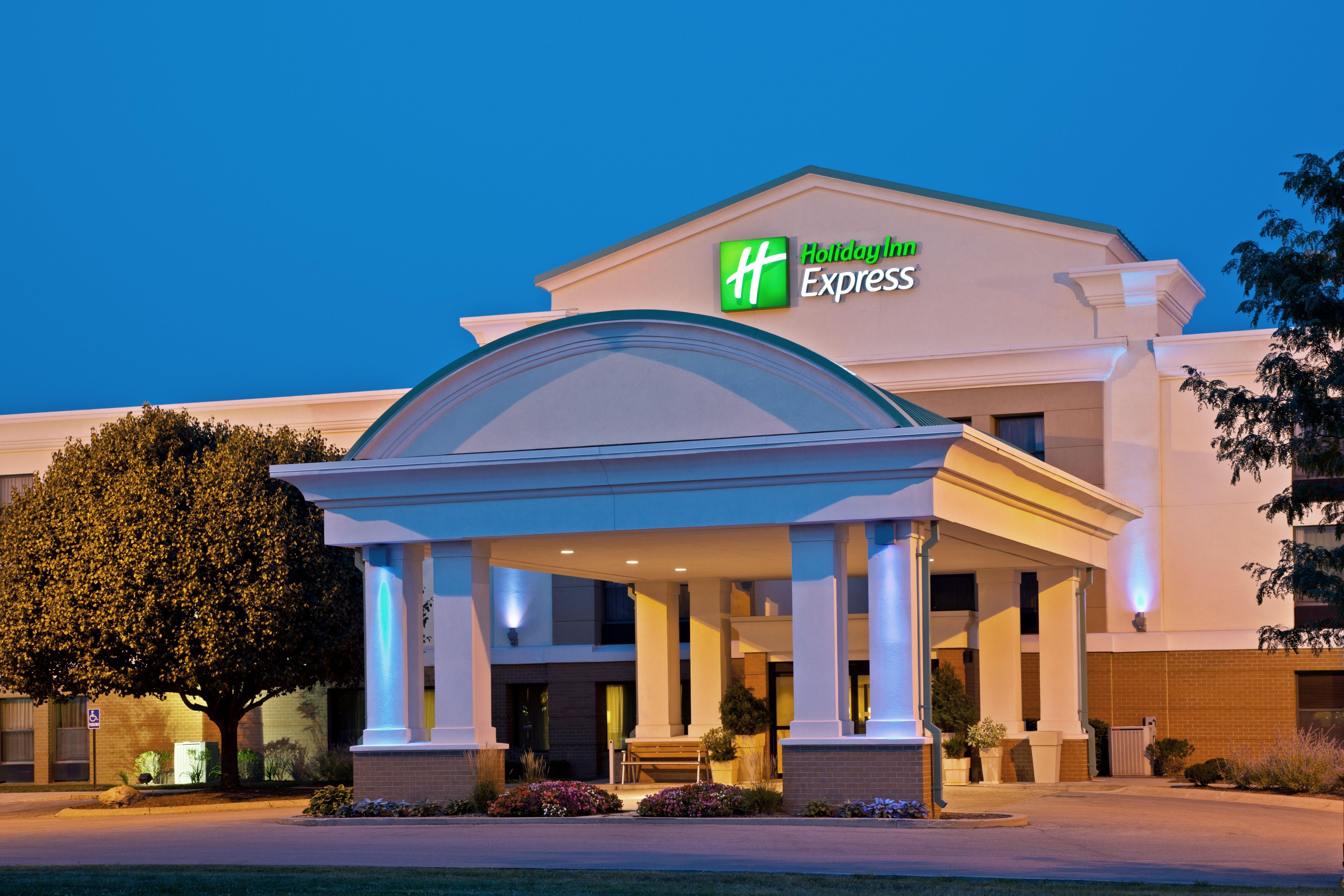 Holiday Inn Express Indianapolis Airport By Ihg Plainfield Exterior photo
