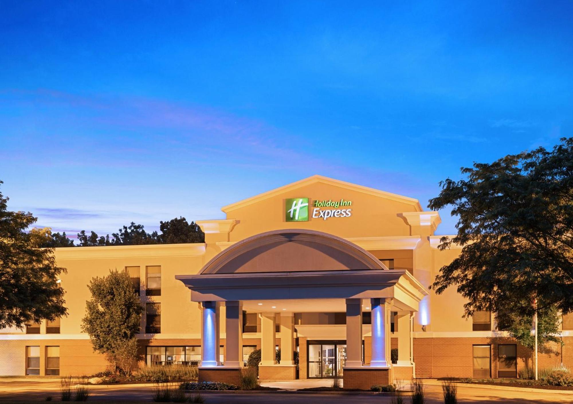 Holiday Inn Express Indianapolis Airport, An Ihg Hotel Plainfield Exterior photo